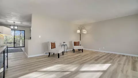 5696 Thompson Dr, Roscoe, IL 61073 photo 6