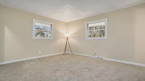 5696 Thompson Dr, Roscoe, IL 61073 photo 18