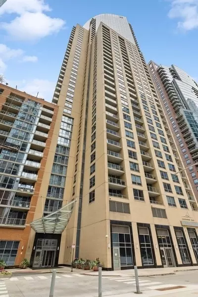 420 E Waterside Dr #1006, Chicago, IL 60601