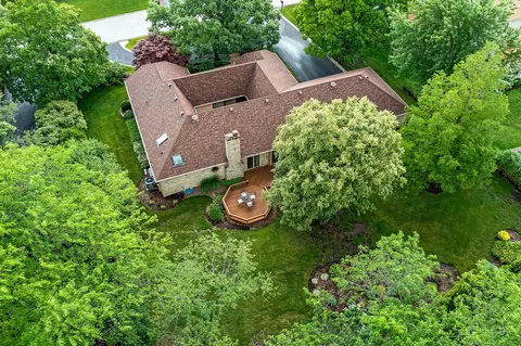 8130 Ridgepointe Dr, Burr Ridge, IL 60527 photo 39