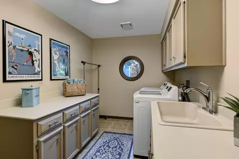8130 Ridgepointe Dr, Burr Ridge, IL 60527 photo 20