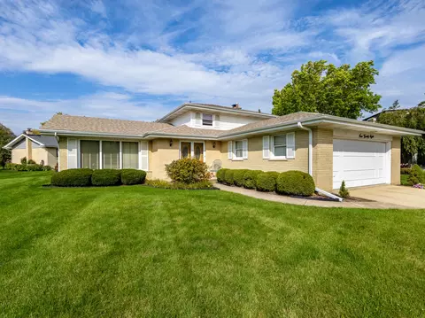 428 Timothy Ct, Schaumburg, IL 60193