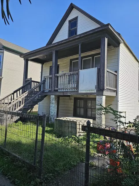 10431 S Hoxie Ave, Chicago, IL 60617