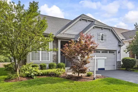 1310 Everwood Ln, Aurora, IL 60505
