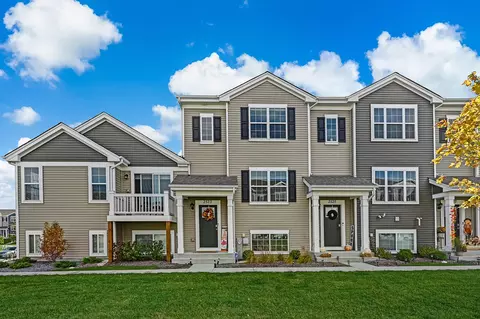 2523 Bella Dr, Pingree Grove, IL 60140