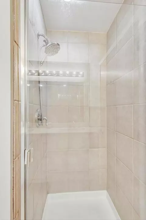 41 E 8th St #2402, Chicago, IL 60605 photo 21
