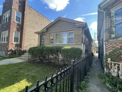 4425 W Iowa St, Chicago, IL 60651