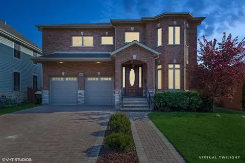 913 Granville Ave, Park Ridge, IL 60068