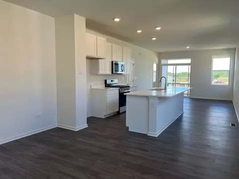 940 Eineke Blvd, Algonquin, IL 60102 photo 3