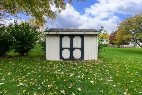 211 Bentley Dr, Normal, IL 61761 photo 43