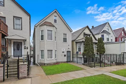 8838 S Marquette Ave, Chicago, IL 60617