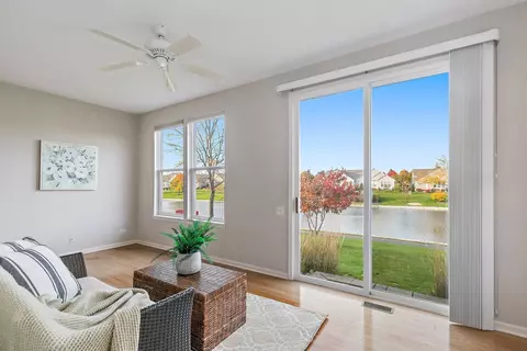 14 Twickenham Ct, Algonquin, IL 60102 photo 8