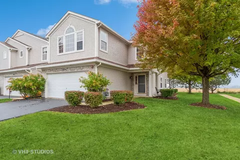 1894 Candlelight Cir, Montgomery, IL 60538