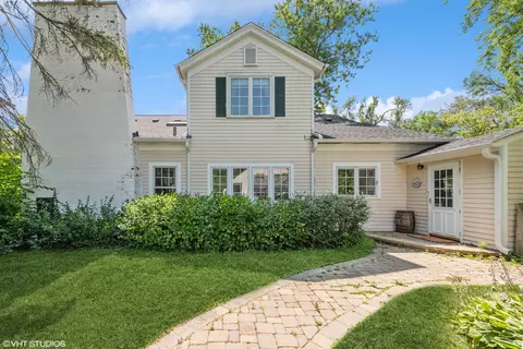 421 S Fleming Rd, Bull Valley, IL 60098
