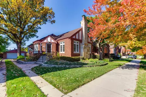 10038 S Claremont Ave, Chicago, IL 60643