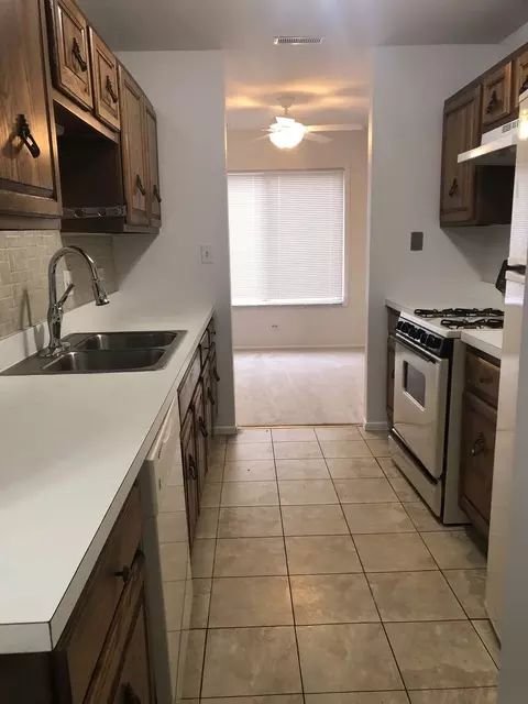 1616 Islandview Ct, Hoffman Estates, IL 60169 photo 7