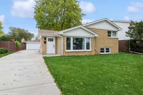 732 W Millers Rd, Des Plaines, IL 60016