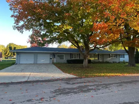 1411 Douglas Ter, Dixon, IL 61021