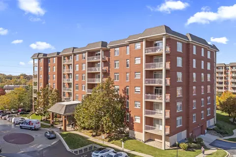 8400 Callie Ave #D406, Morton Grove, IL 60053