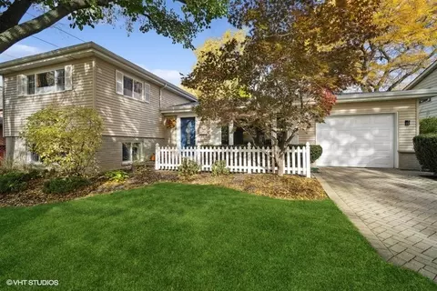 1302 W Cleven Ave, Mount Prospect, IL 60056