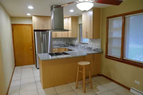 1673 Ash St, Des Plaines, IL 60018 photo 10