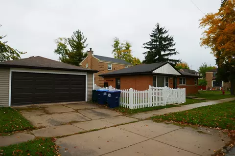 1673 Ash St, Des Plaines, IL 60018 photo 3