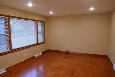 1673 Ash St, Des Plaines, IL 60018 photo 7