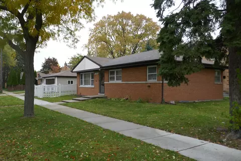 1673 Ash St, Des Plaines, IL 60018 photo 4