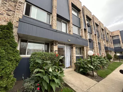 8659 W Foster Ave #2A, Chicago, IL 60656