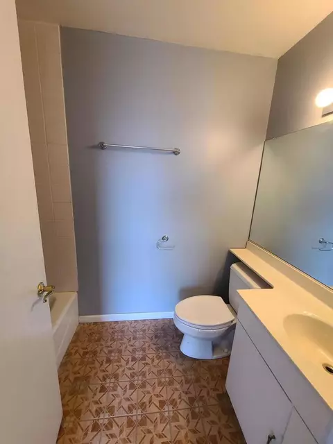 5 E Carriageway Dr #5, Hazel Crest, IL 60429 photo 7