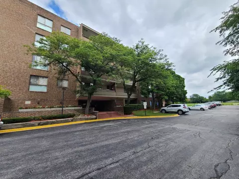 5 E Carriageway Dr #5, Hazel Crest, IL 60429 photo 2