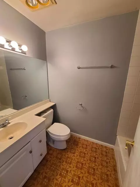 5 E Carriageway Dr #5, Hazel Crest, IL 60429 photo 5