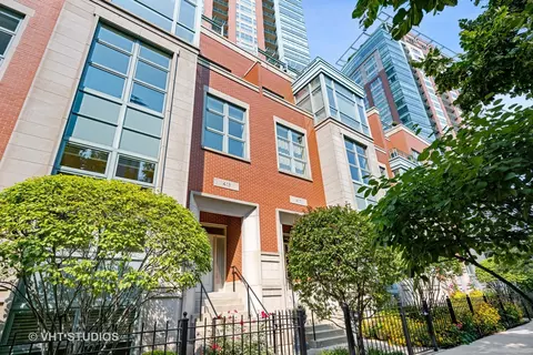 413 E North Water St, Chicago, IL 60611