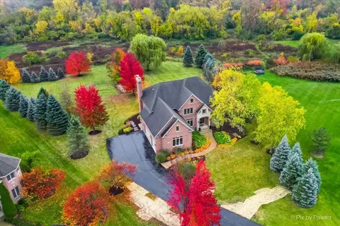 9 N769 Old Mill Ct, Elgin, IL 60124