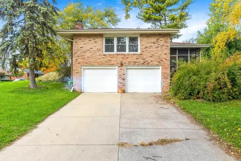 1 Hawthorne Dr, Normal, IL 61761 photo 7