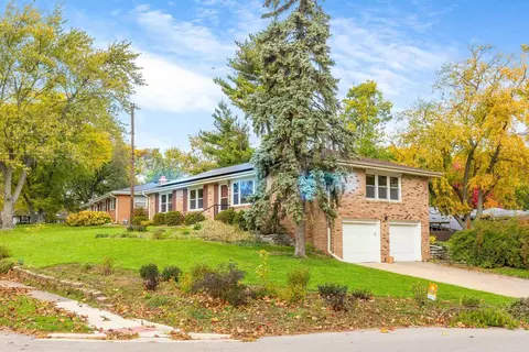 1 Hawthorne Dr, Normal, IL 61761 photo 5