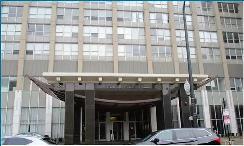 655 W Irving Park Rd #4506, Chicago, IL 60613