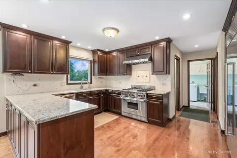 27 W650 Mack Rd, Wheaton, IL 60189 photo 8