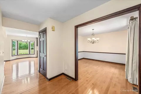27 W650 Mack Rd, Wheaton, IL 60189 photo 4