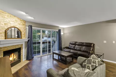 224 E Parallel St, Palatine, IL 60067 photo 4