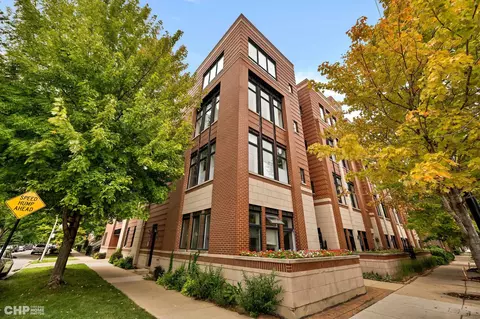2404 W Belle Plaine Ave #3, Chicago, IL 60618