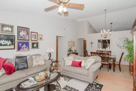 2703 Eagle Dr, Joliet, IL 60436 photo 4