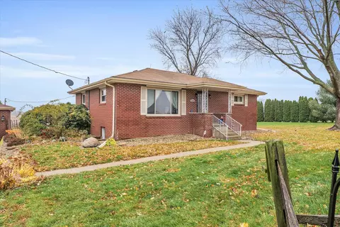 506 W Center St, Bellflower, IL 61724