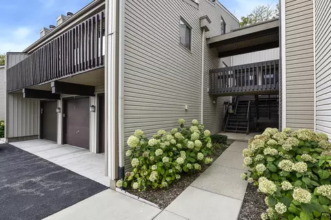 75 White Oaks Rd #75, Fox Lake, IL 60020