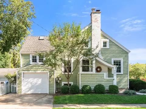 301 N 4th St, Geneva, IL 60134