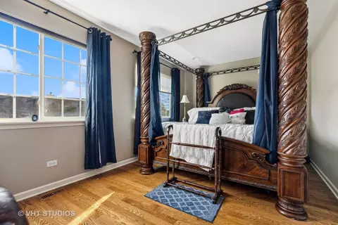 Bedroom - 1921 Olde Mill Ln, Mchenry, IL 60050 photo 2 of 4