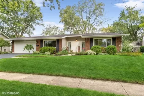 2630 Diamond Ct, Woodridge, IL 60517