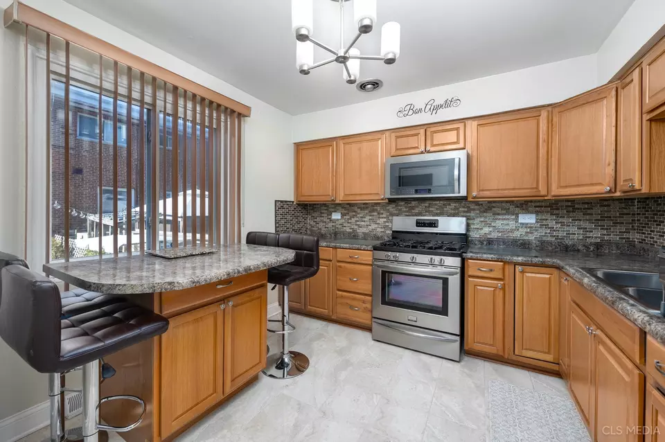  20 N Albert St, Mount Prospect, IL 60056 photo 5