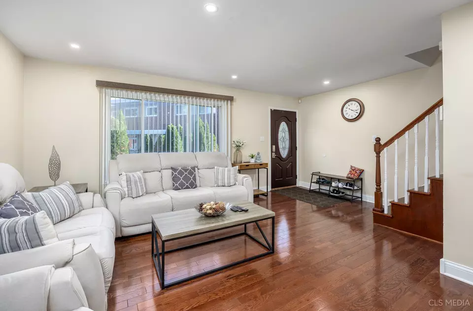  20 N Albert St, Mount Prospect, IL 60056 photo 4