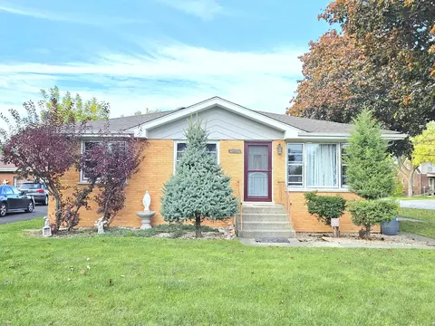 6900 97th Pl, Chicago Ridge, IL 60415